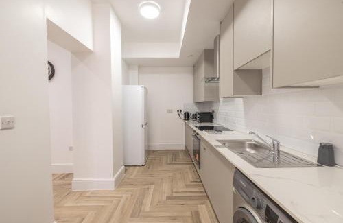 Leicester City Centre Apartment | Luxe City Stay With Free Gym & Pet Friendly Perfect For Business & Families By The Pocklington - The Graduate Suite