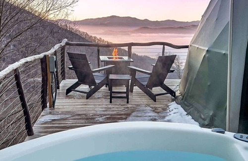 Canton Cabin | Luxe Dome + Mountain View + Private Deck+ Shower for 2