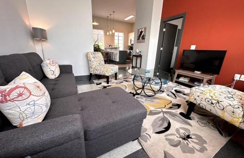 Roanoke Apartment | Luxe downtown loft arts & ale walkable