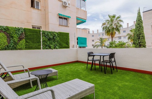 Teatinos Apartment | Luxe El Consul - El Romeral 1BR, nr Groceries, by Blueground