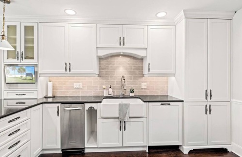 West Bradenton House | Luxe Escape: Fire Pit, Pool, Golf near AMI & IMG