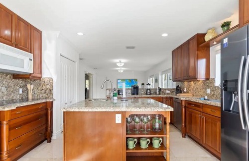 Coral Terrace House | Luxe Modern Private Getaway in the Heart of Miami!