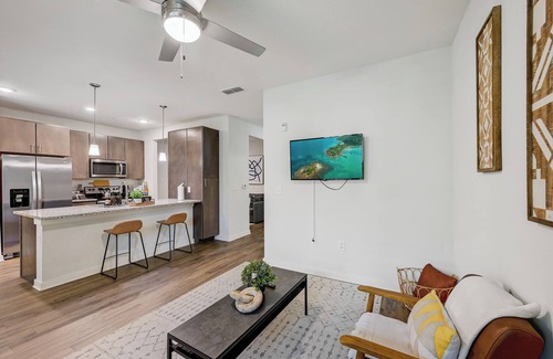Deerwood Apartment | Luxe Poolside Condo, King Bed, Near Mayo Clinic, St Johns Town Center & Beaches