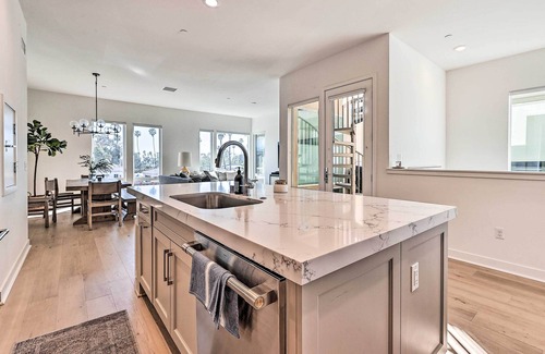 Del Obispo Condo | Luxe Retreat w/ Rooftop < Half Mi to Beach!
