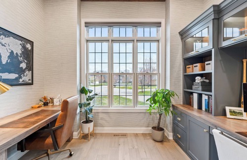 Elk River House | Luxe Spacious 5-bedrooms w/pool, hot tub, sauna, fenced, gourmet kitchen & more!