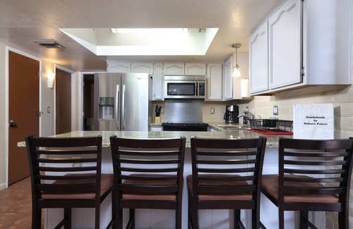 Sahara Palms House | Luxe & Spacious Gem: Pool ~ 15min to Downtown ~ Parking!