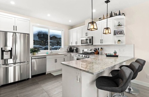 Sun Peaks House | Luxe Townhome: Minutes From The Slopes