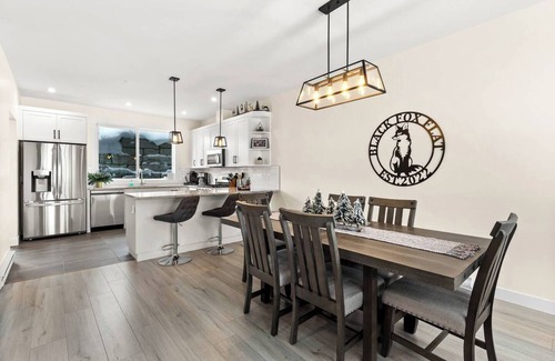 Sun Peaks House | Luxe Townhome: Minutes From The Slopes