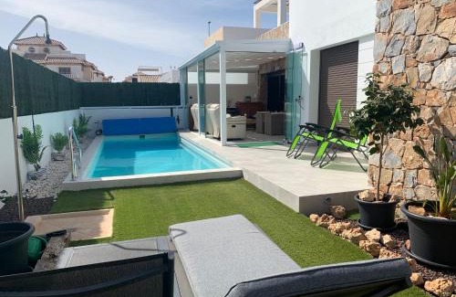 Orihuela Costa Villa | Luxe villa met verwarmd zwembad