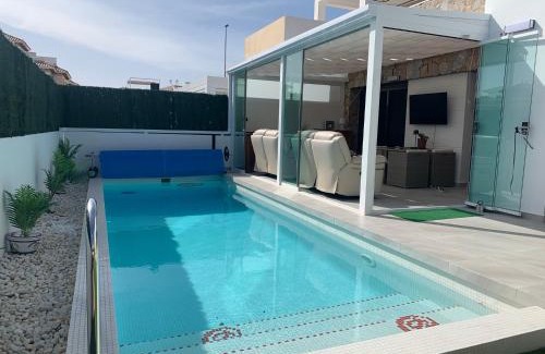 Orihuela Costa Villa | Luxe villa met verwarmd zwembad