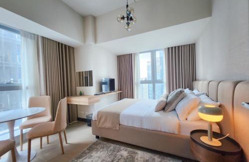 Bonifacio Global City Apartment | LUXESTAYSMNL STYLISH FAMILY 2BR SUITE POOLGYM 400MBPS WIFI NETFLX Amazing City View