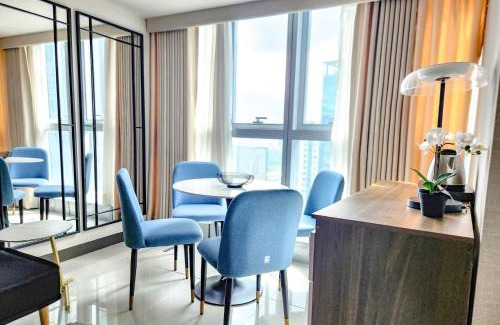 Bonifacio Global City Apartment | LUXESTAYSMNL STYLISH FAMILY 2BR SUITE POOLGYM 400MBPS WIFI NETFLX Amazing City View