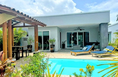 Tambor House | Luxirous Villa at Los Delfines: Your Private Pool Oasis Steps from the Beach!