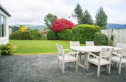 Te Anau House | Luxmore House * Perfect Location *Free Fibre WiFi