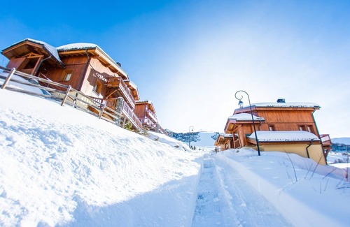 Saint-Francois-Longchamp House | Luxury chalets (10p) 5 bed- and 3 bathrooms. In center Saint François Longchamp with ski-in & out.