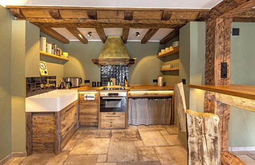 Untervalme Apartment | Luxurios Lodge-Style Apartment with Mountain View
