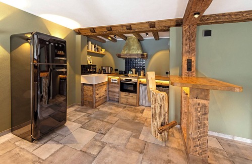 Untervalme Apartment | Luxurios Lodge-Style Apartment with Mountain View