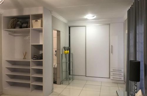 Windhoek Apartment | Luxurious 1 Bedroom Flat No 1 in Windhoek