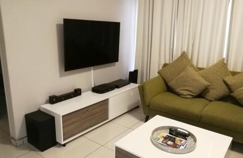 Windhoek Apartment | Luxurious 1 Bedroom Flat No 1 in Windhoek