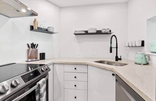Coal Harbour Apartment | Luxurious 1BD Condo in Downtown Vancouver - Coal Harbor
