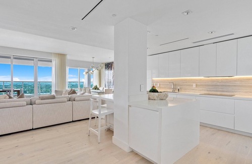South Beach Apartment | Luxurious 2/2 City View Penthouse at 1 Hotel South Beach PH-1721