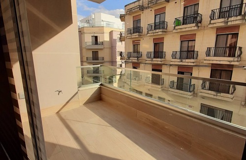 Madliena Apartment | Luxurious 3-bedroom apartment in Zonqor Area- 5 mins away from the beach!