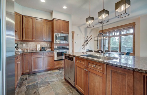 River Run Condo | Luxurious 3 BR in River Run Village with Ski-In Out, No Cleaning fee by RedAwning