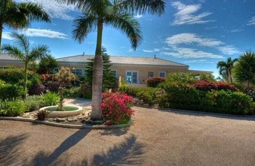 Long Bay Hills Villa | Luxurious 4-12 Bedroom Sandy Beachfront Villa ,24/7 Dedicated Concierge,peloton
