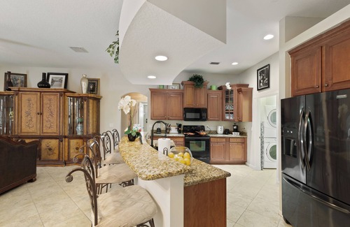 Port Saint Lucie House | Luxurious 4 Bedroom Pool Paradise