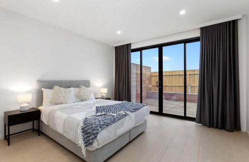 Apollo Bay House | luxurious 4 Bedroom Ocean View Holiday House