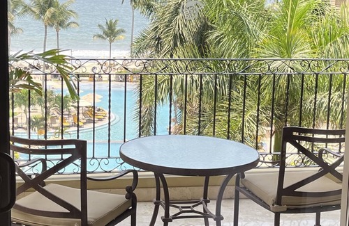 Flamingos Apartment | Luxurious 4 diamond 2 bedroom suite on Riviera Nayarit