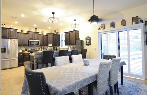 Davenport House | Luxurious 5 bedroom 5 full bathroom Villa, Best Location, Immaculately Clean !