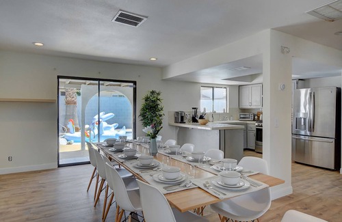 Paradise Villa | Luxurious 5BR/4BA Dream Home I 31 nights min stay I