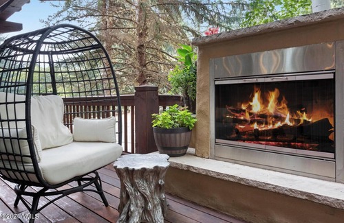 Edwards House | Luxurious 6BR 7BA Beaver Creek Home - Sleeps 14. Steps to Arrowhead Lift.