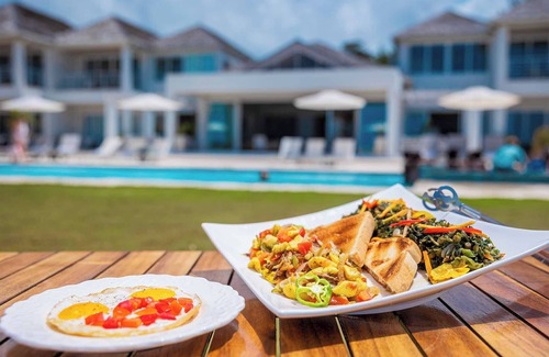 Mammee Bay Villa | Luxurious 9-bedroom villa with AC, private beach in idyllic Ocho Rios, St. Ann