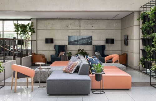 New Tacoma Apartment | Luxurious ADA Suite + Museum Worthy Art Collection