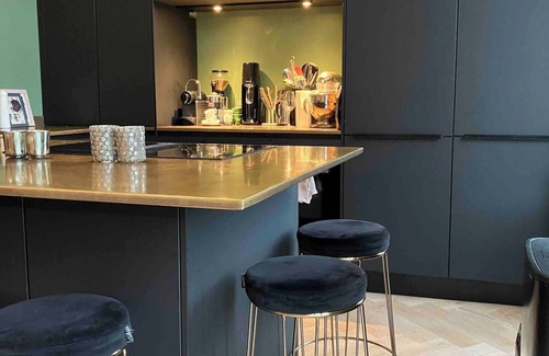 Oud-Zuid Apartment | Luxurious Amsterdam Apartment with Rooftop Jacuzzinn