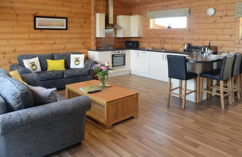 Hollym Ski Chalet | Luxurious and contemporary Finnish log lodge.
