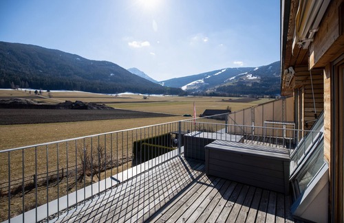 Valdaora di Mezzo Apartment | Luxurious Apartment "Durnbrunn 4" with Terrace, Mountain View & Wi-Fi
