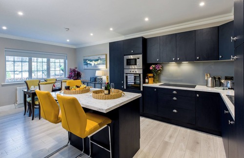 Killarney Apartment | Luxurious Balcony Apartment Killarney Town Centre
