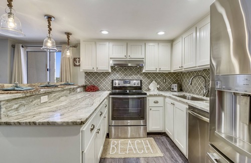 Sunnyside Condo | 🏖️Luxurious Beach front Condo! Close to 30A + FREE Activities with your stay!🏖️