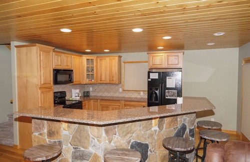 Stanley Hills House | Luxurious Black Canyon home near the Stanley Hotel