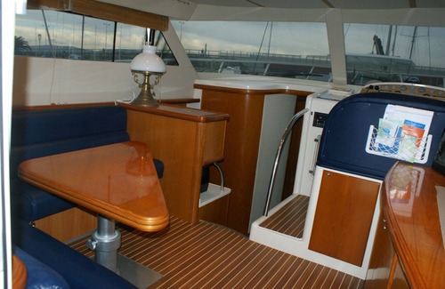 Frontignan Boat Rental | Luxurious boat near the beach