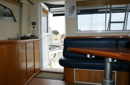 Frontignan Boat Rental | Luxurious boat near the beach