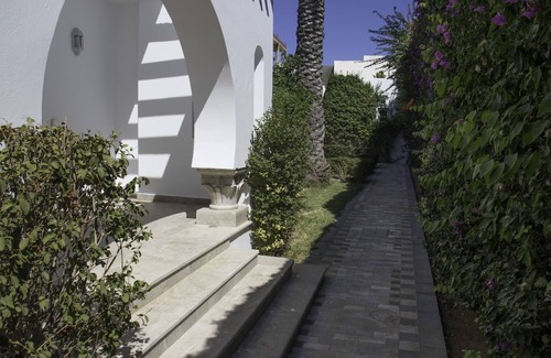 Mahdia House | Luxurious bungalow in the city center, with swimming pool and a few steps from the beach