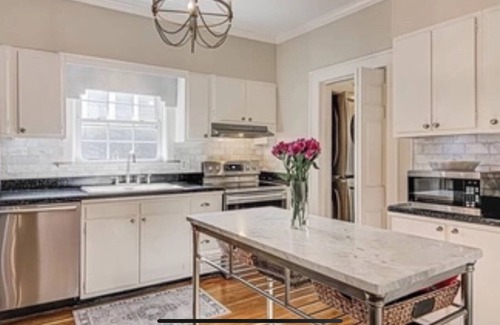 High Point House | Luxurious Cape Cod in Emerywood - Minutes to Furniture Market & HP University