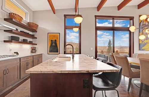 Silverthorne House | Luxurious Contemporary Home