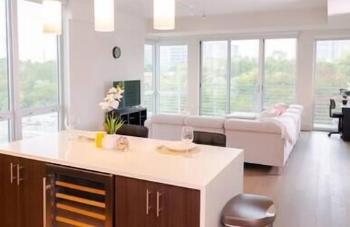 Uptown Apartment | Luxurious & cozy 2bedroom/2bath apt (Victory park)