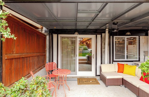 Petworth Apartment | Luxurious DC garden apartment w/King bed, for work and play, steps to Metro