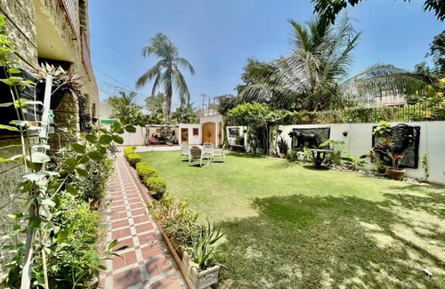 Clifton House | Luxurious Dream House and Event Lawn